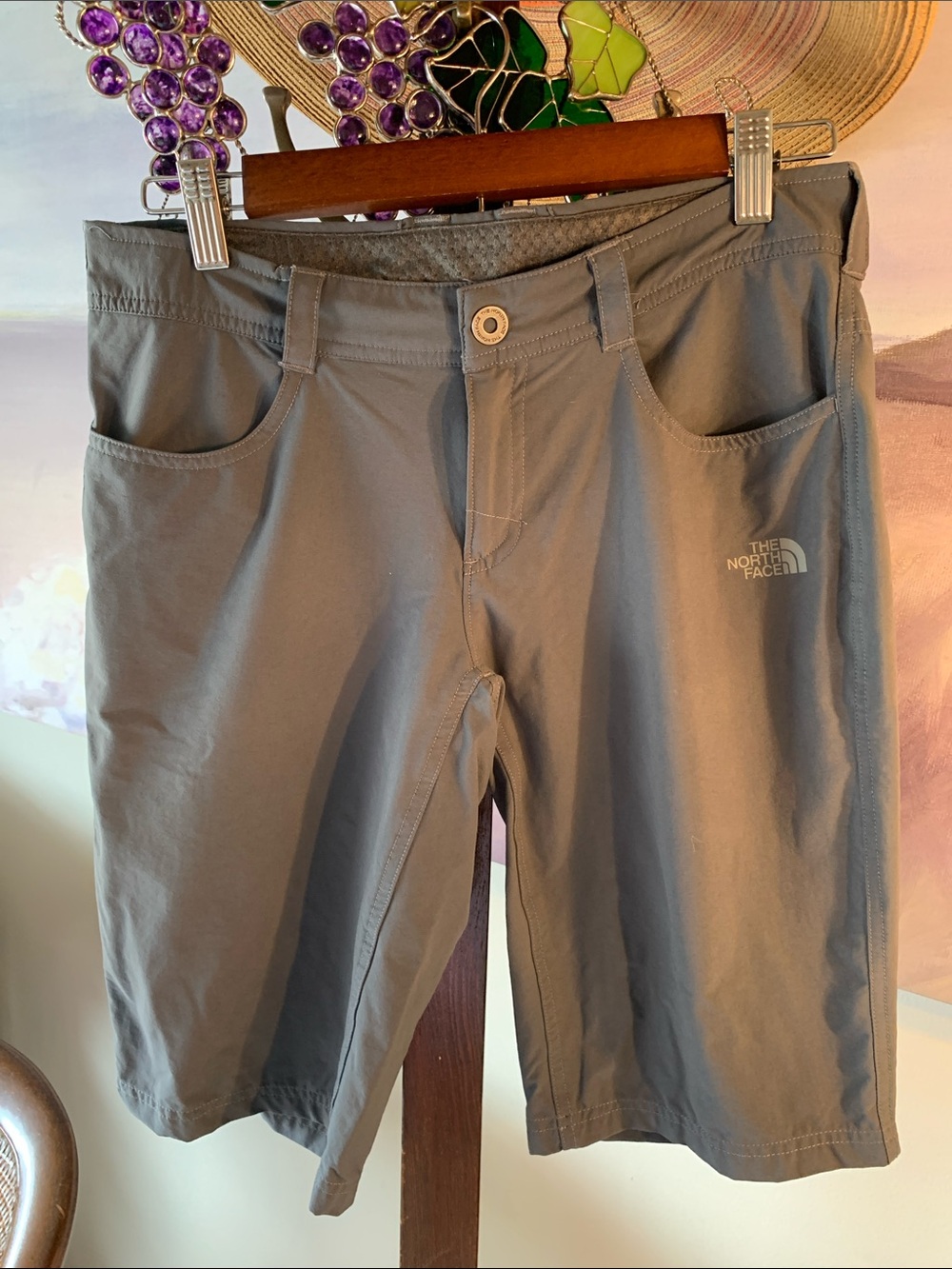 The North Face Gray Active Stretch Shorts Size 4